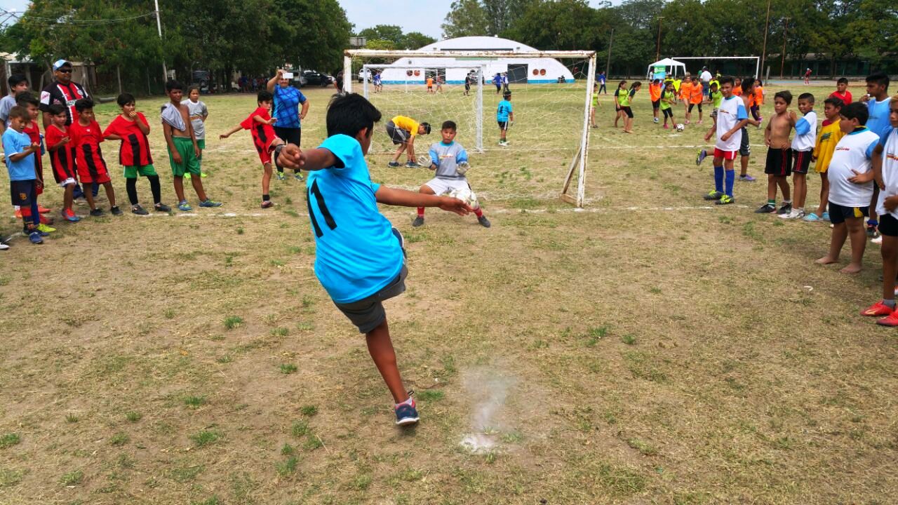 Escuelas de futbol “patito” ponen en riesgo salud de niños y jóvenes
