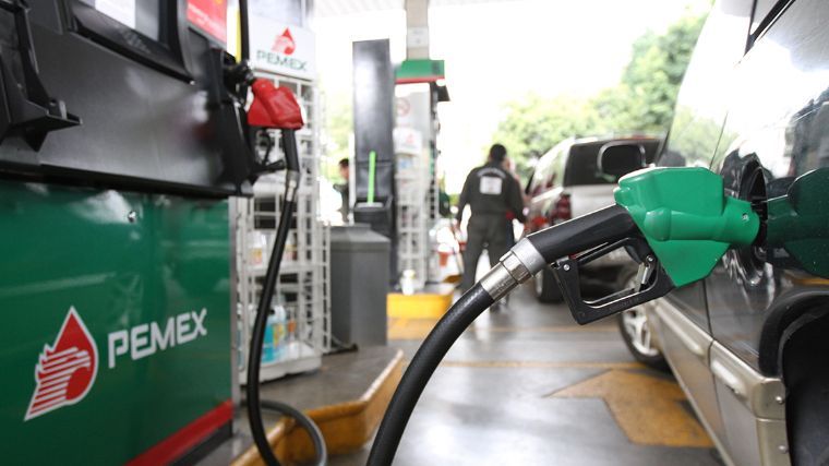 Pemex niega aumento brusco en precio de gasolinas
