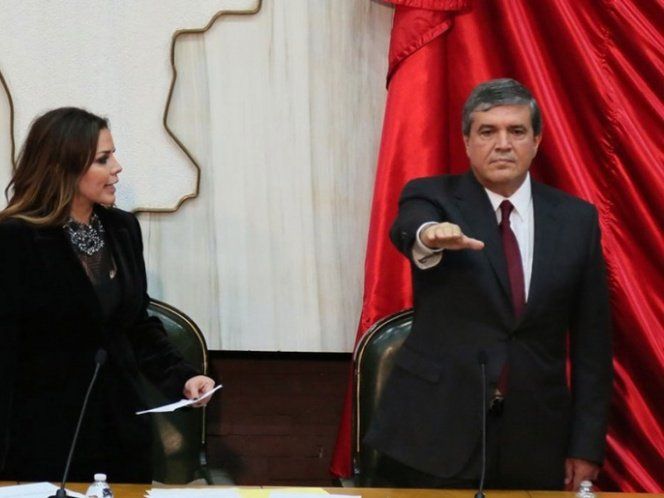 Rinde protesta gobernador interino de Nuevo León