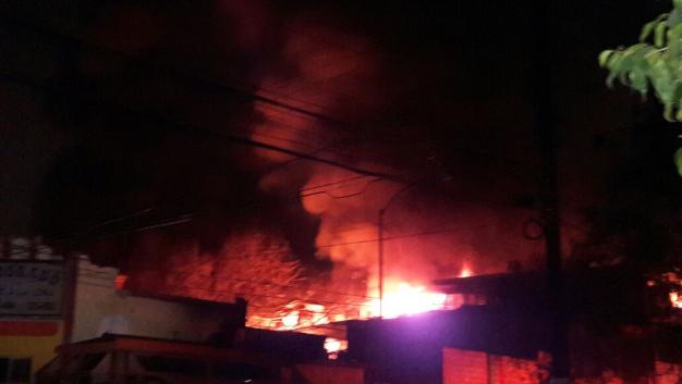 Incendio consume bodega en Monterrey