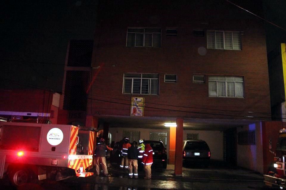 Evacuan edificio en Monterrey por incendio