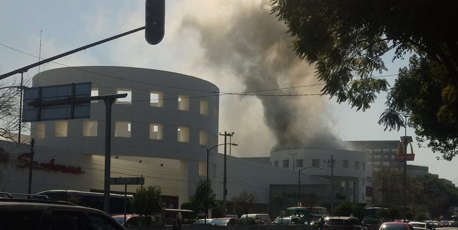 #Video Incendio en Plaza Universidad