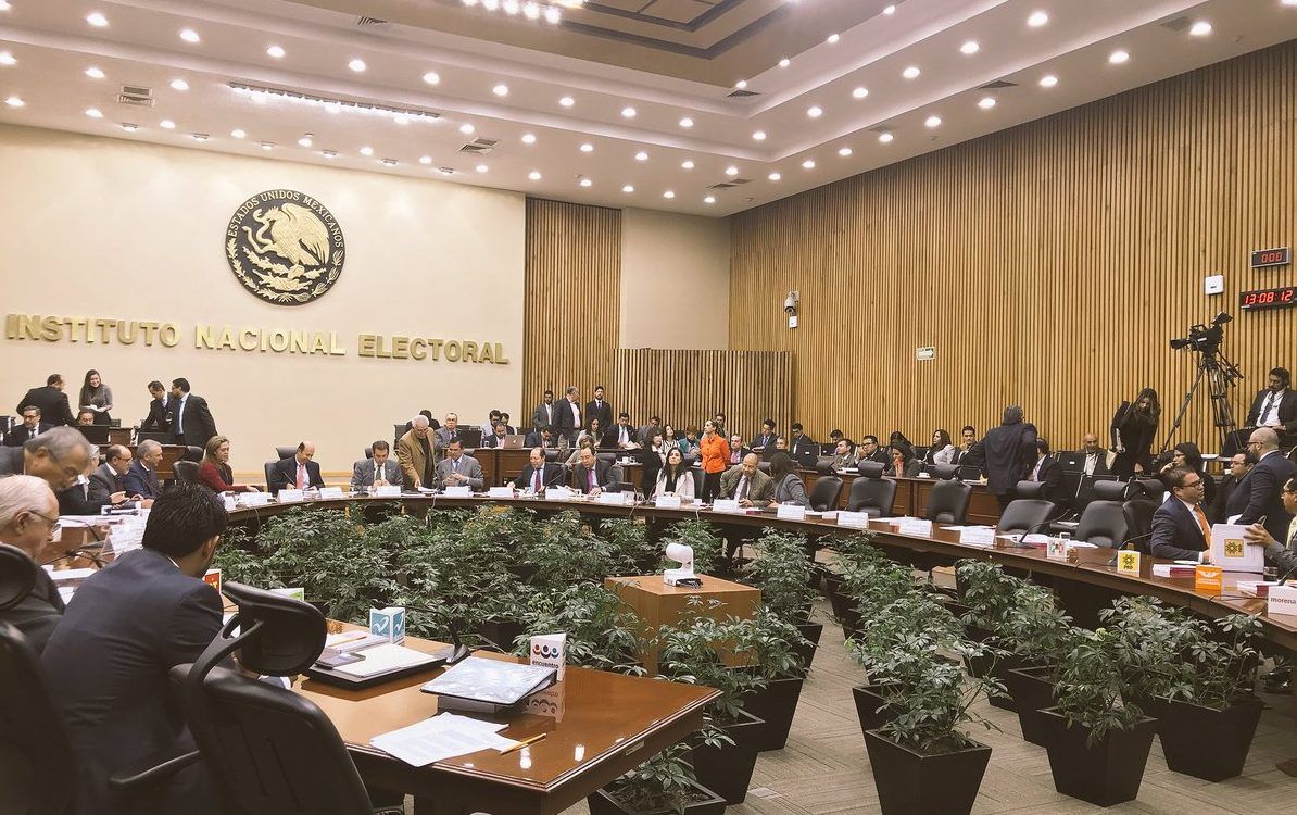 Concesionarios deberán transmitir dos debates presidenciales