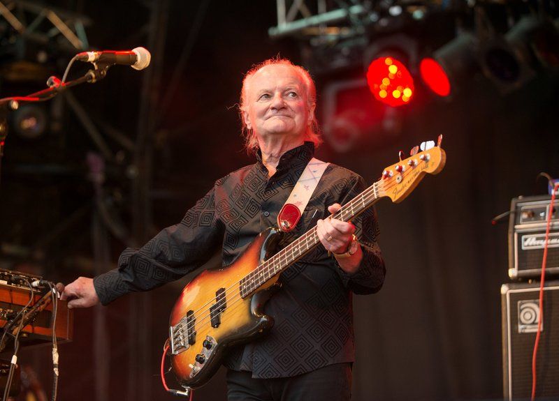 Muere Jim Rodford, exbajista de The Kinks