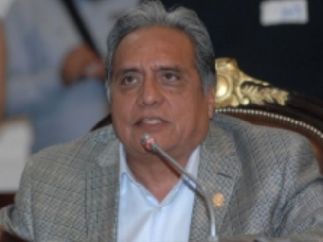 Asaltan a diputado en Metro de la Línea 2