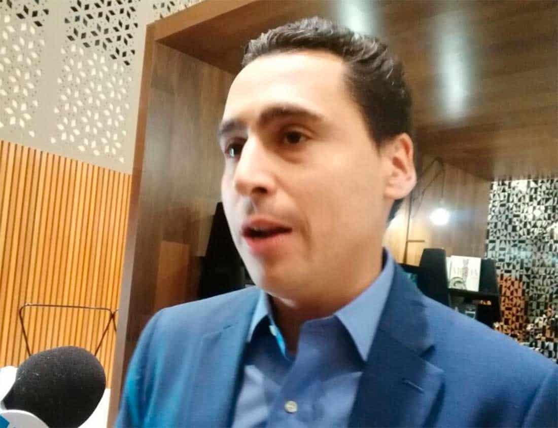 Luis Susarrey deja gabinete de San Pedro para competir por diputación