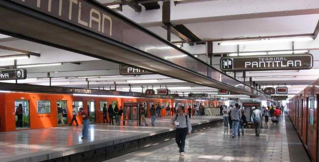 Metro Pantitlán suspende servicio por accidente