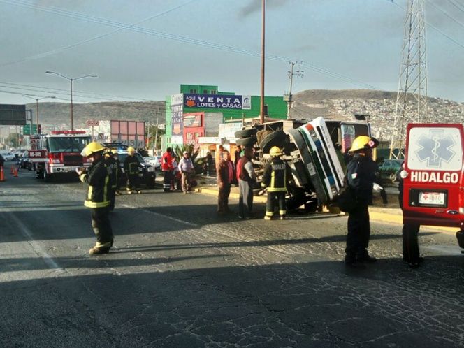 Volcadura de microbús deja al menos 13 heridos en Hidalgo