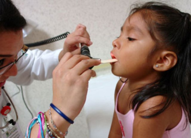 Indispensable cubrir nariz y boca en menores para evitar enfermedades respiratorias