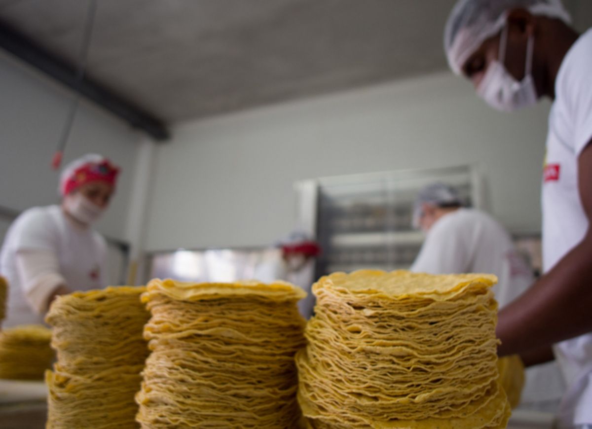 En Michoacán venderían kilo de tortilla hasta en 24 pesos