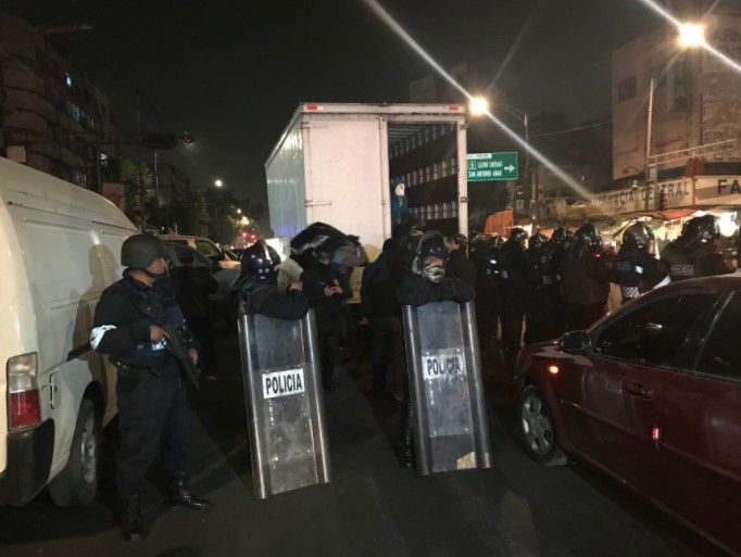 Decomisan ocho toneladas de calzado ilegal en La Merced