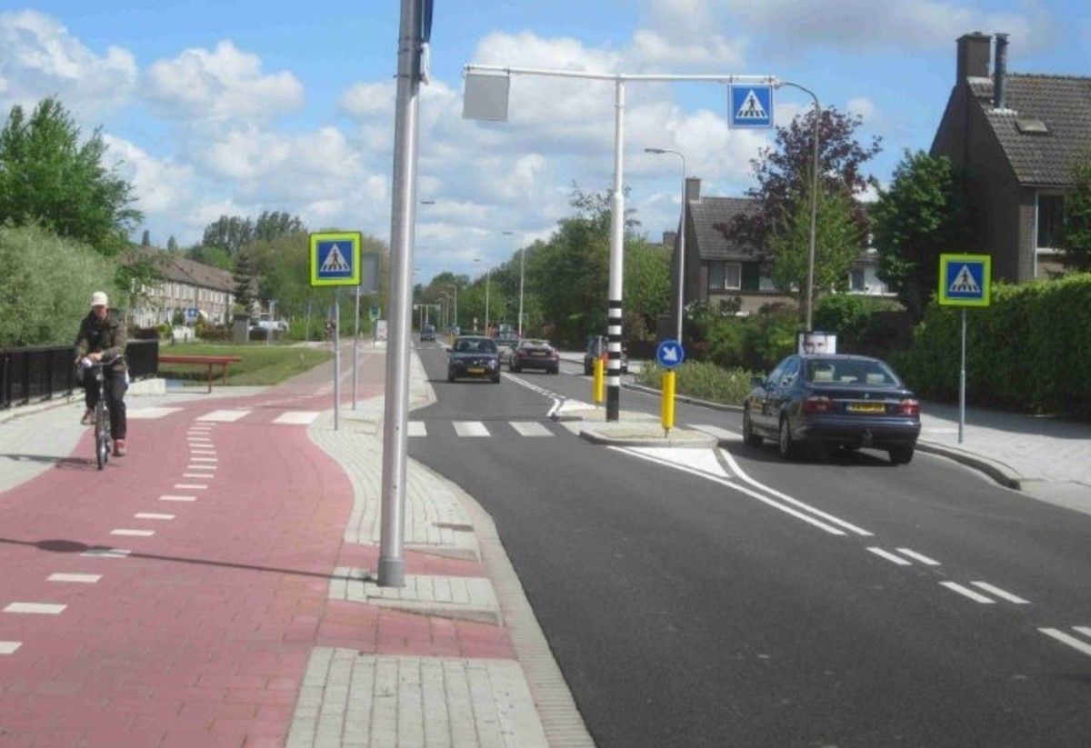 Utilizan papel higiénico usado para construir vías para bicicletas en Holanda