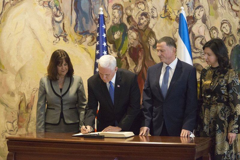 Parlamentarios árabes intentan boicotear discurso de Pence