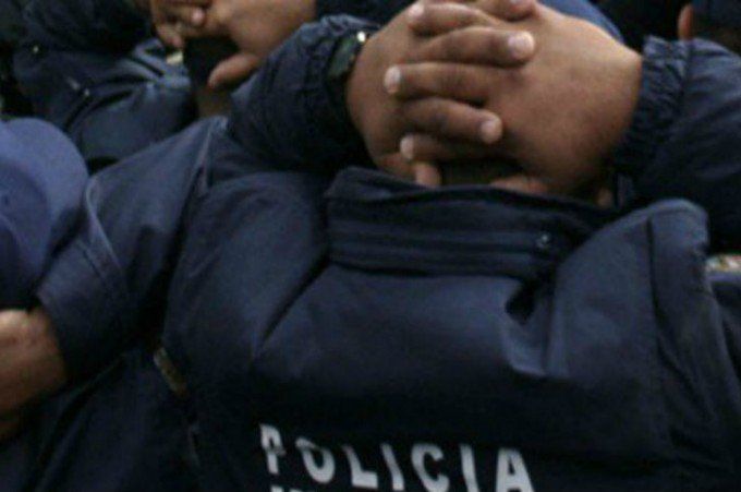 Retienen a 15 policías ministeriales en Guerrero