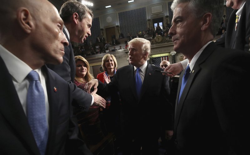 Trump promete publicar reporte contra el FBI