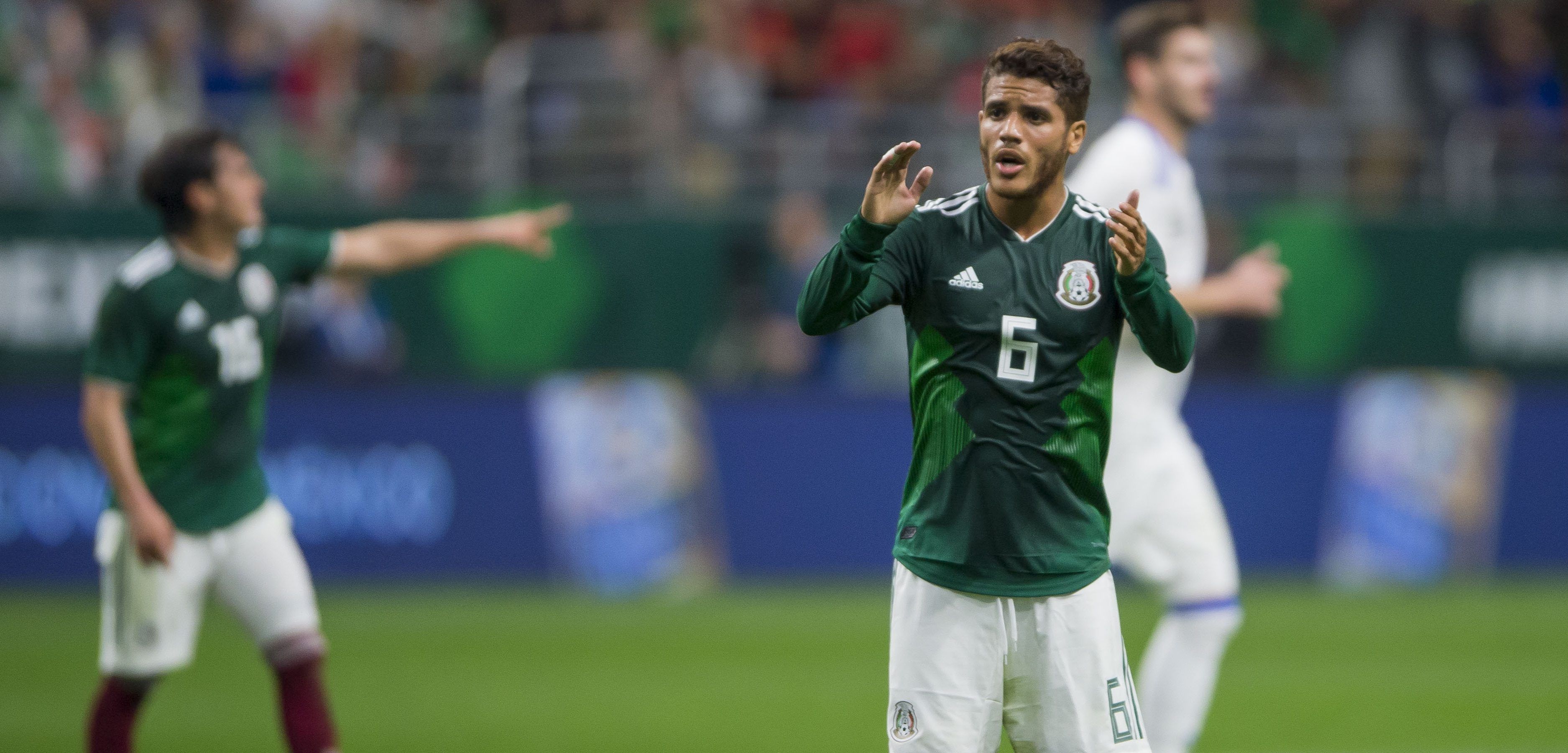 Impresiona Jonathan Dos Santos a timonel de Bosnia