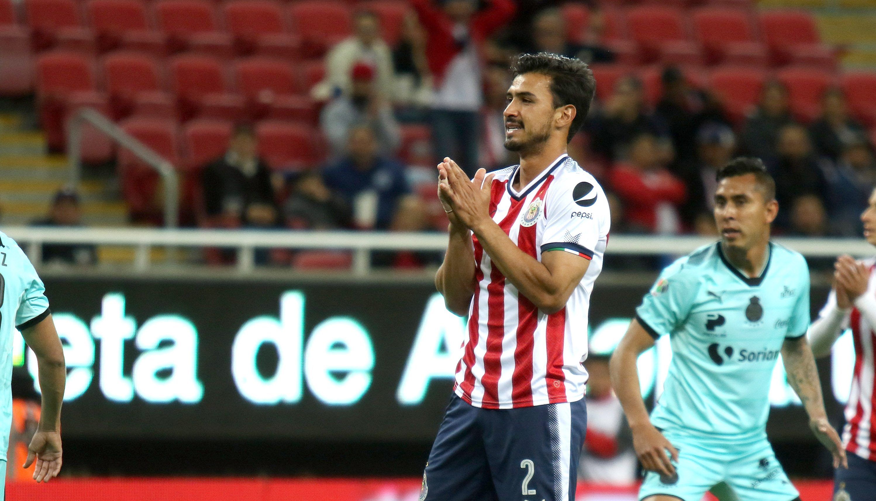 Alanís saldrá de Chivas en verano