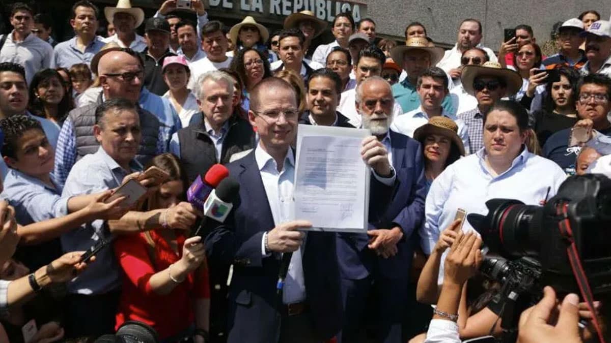 Exige Anaya informe sobre investigación; la PGR responde