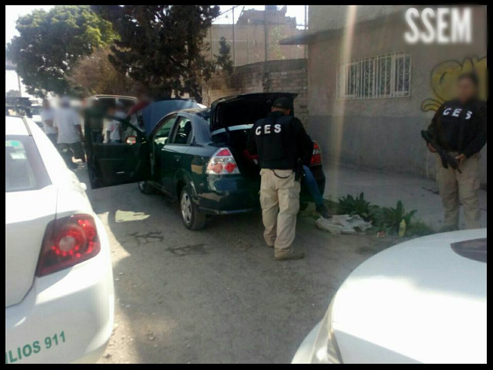 Liberan en Ecatepec a persona secuestrada y puesta en cajuela