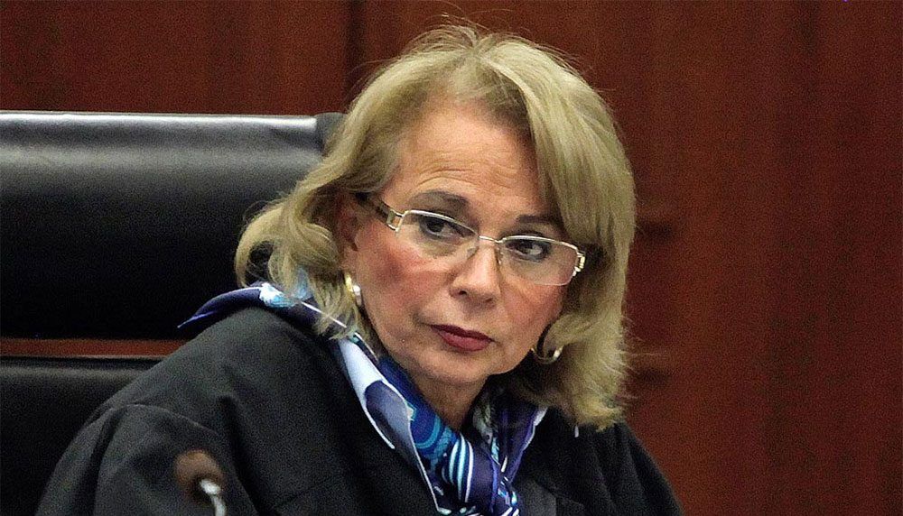 Sánchez Cordero intenta defenderse. Asegura que sí podría ser senadora