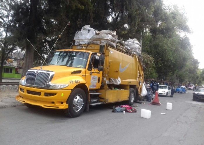 Muere trabajador de limpia tras ser prensado en la GAM