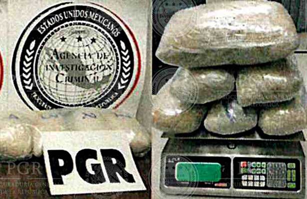 Aseguran siete paquetes con droga en almacén del AICM