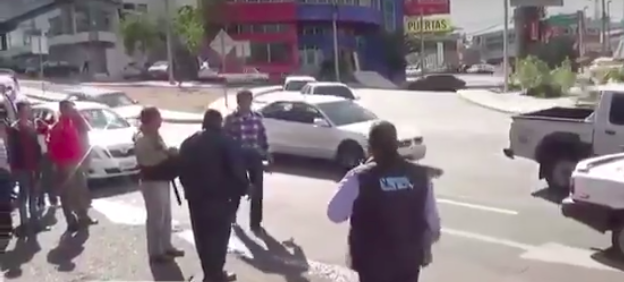 #VIDEO Agreden con navaja a reportero en Honduras