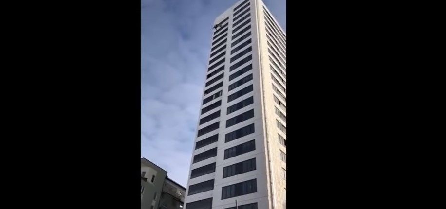 #VIDEO Hombre saltó de una altura de 75 metros y sobrevive