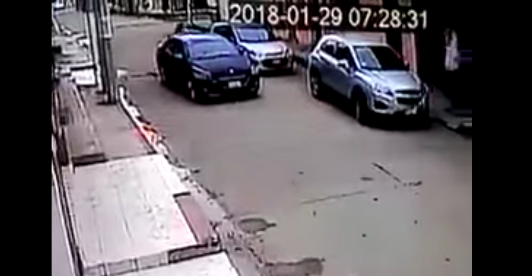 #VIDEO Secuestran a profesora en Pánuco, Veracruz