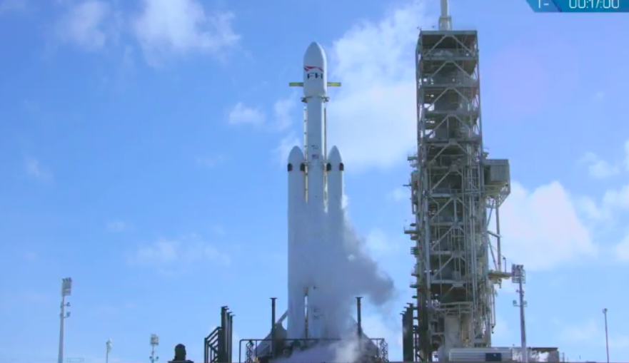 SpaceX lanza cohete más poderoso de la historia