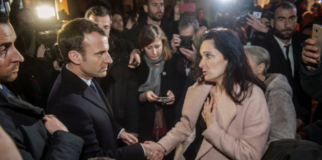 #Video Macron dialoga con esposa de terrorista