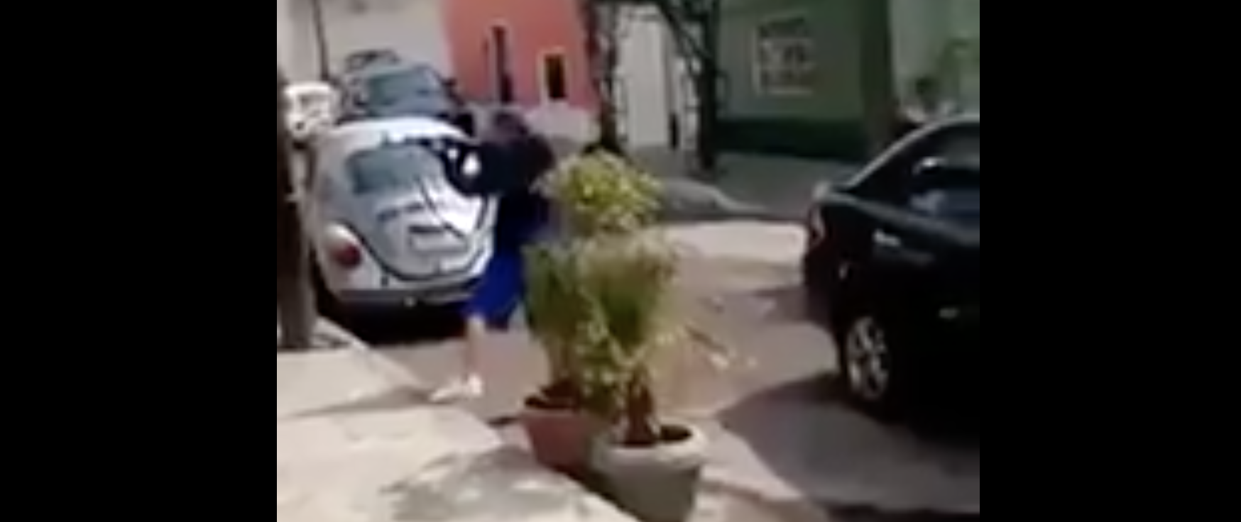 #Video Amenazan con arma larga a dos mujeres en Azcapotzalco