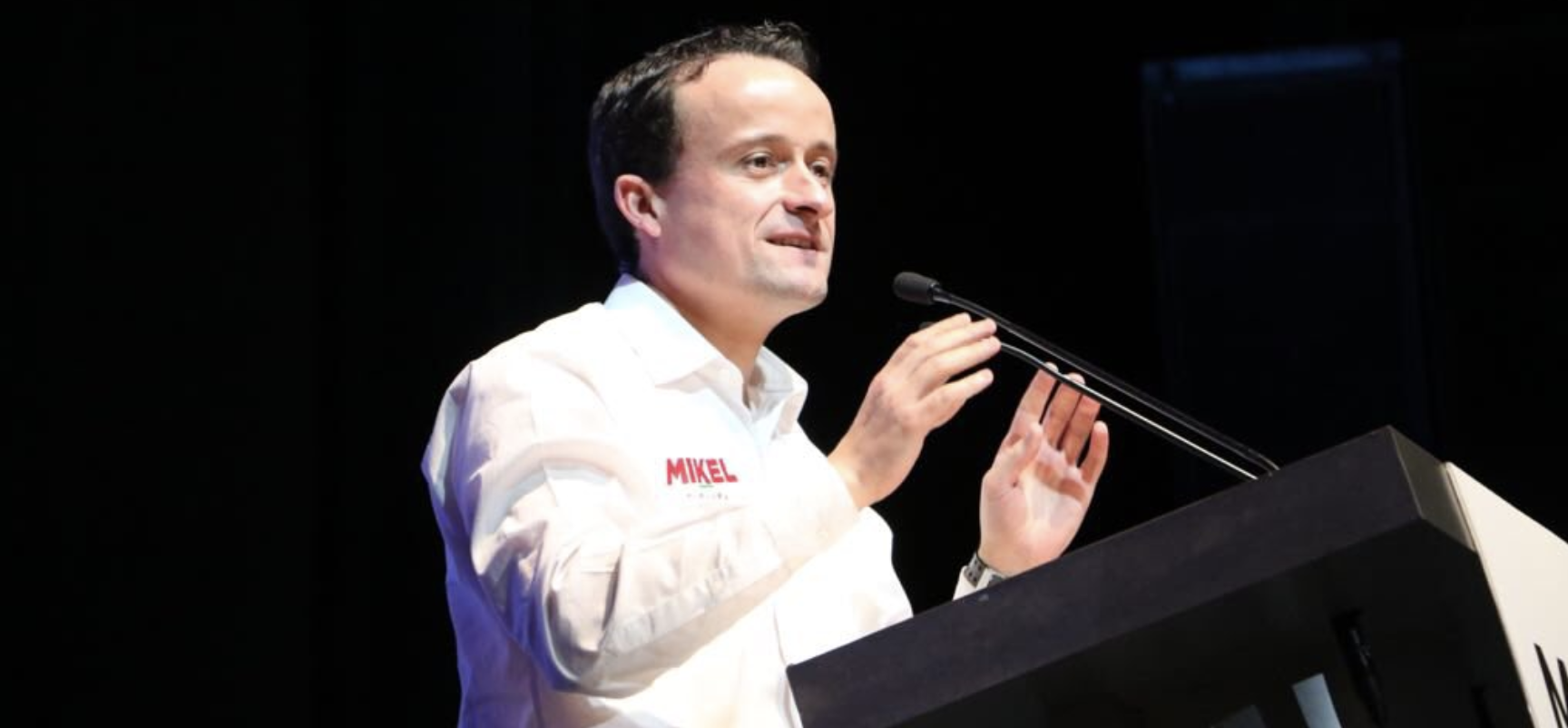 Arriola va contra la adopción gay, el aborto y la mariguana recreativa