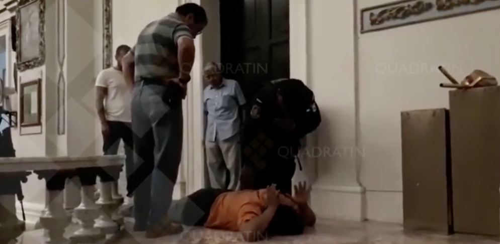 #Video Hombre golpea a sacristán en Chilpancingo