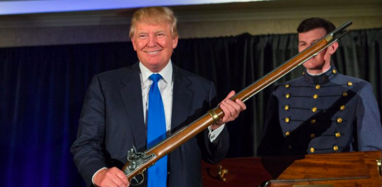 Donald Trump propone prohibir modificadores de armas