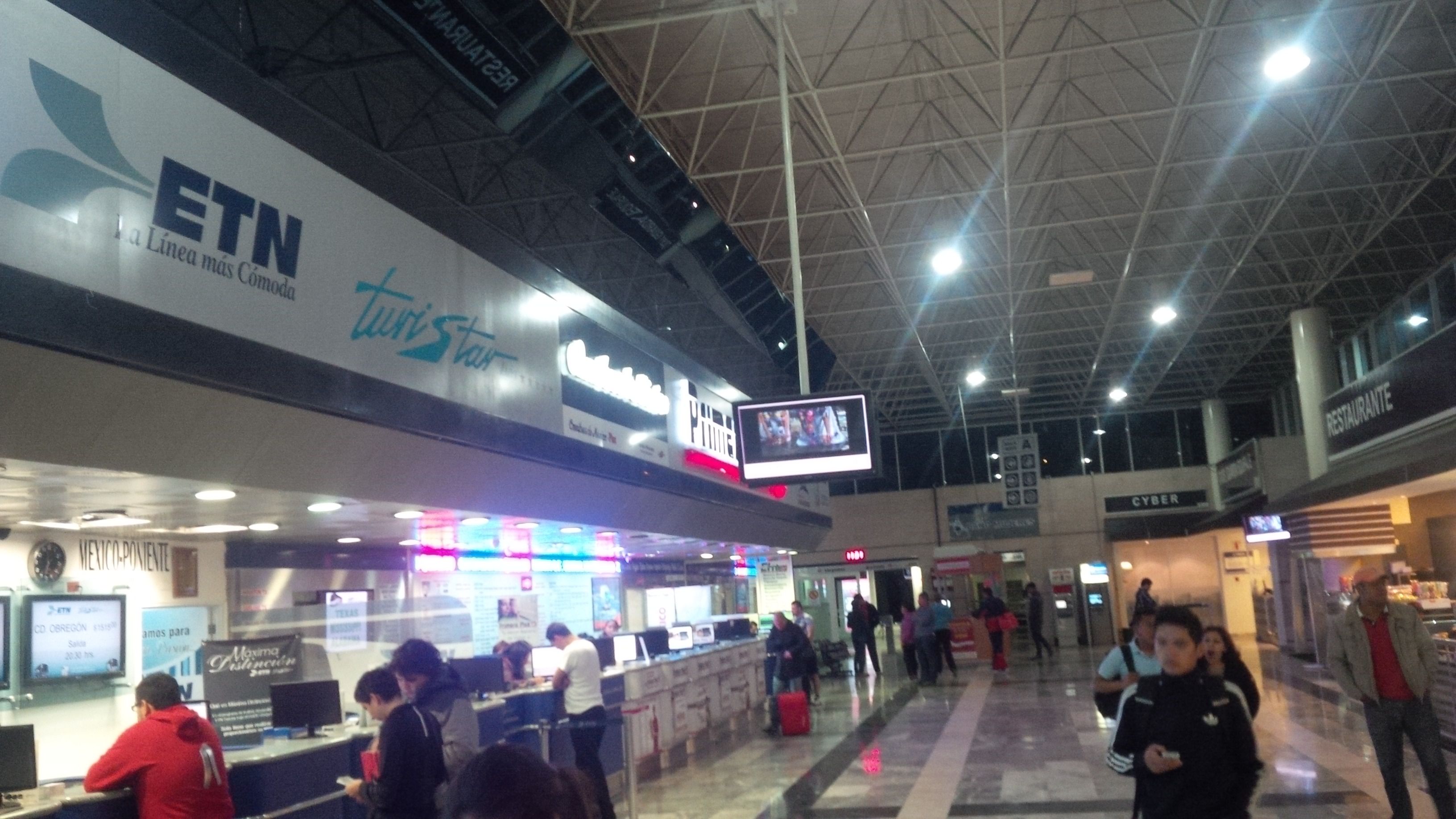 Hallan feto en Central de Autobuses de Morelia