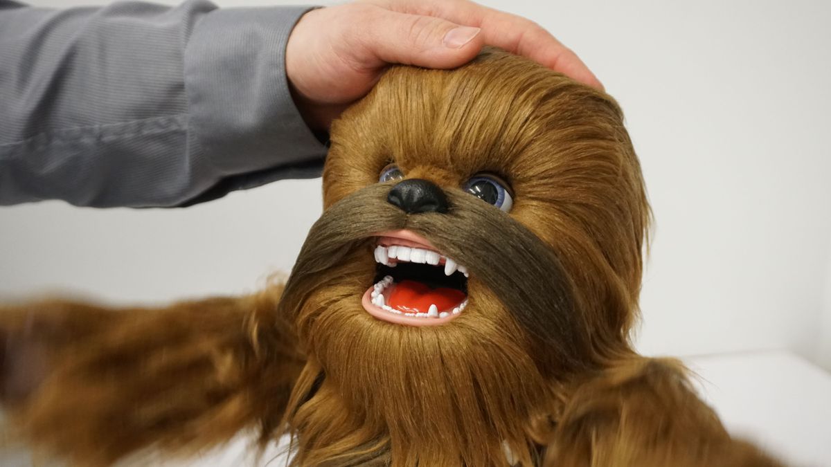 #VIDEO Ya podrás tener tu mini Chewbacca que ruge y se mueve