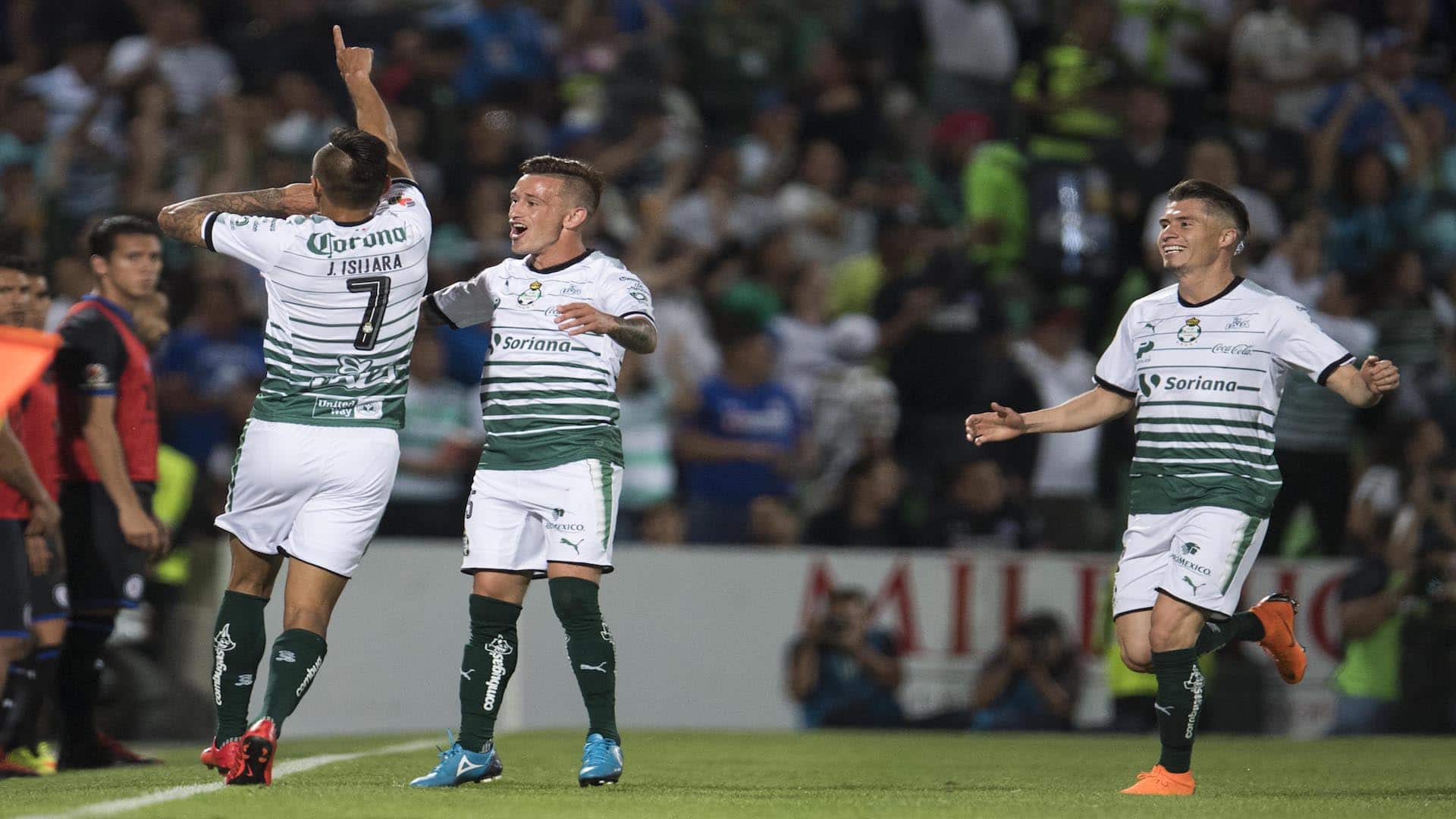 Santos en la cima; Cruz Azul un desastre