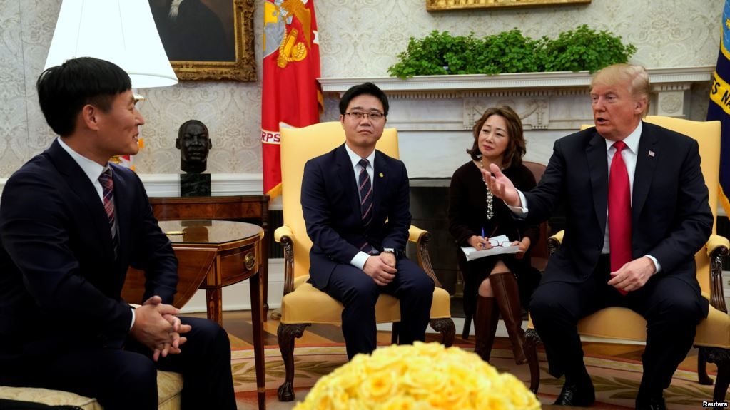 Se reúnen desertores norcoreanos con Trump en la Casa Blanca