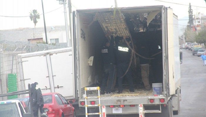 Hallan más de 700 kilogramos de mariguana en techo de camión en Coahuila