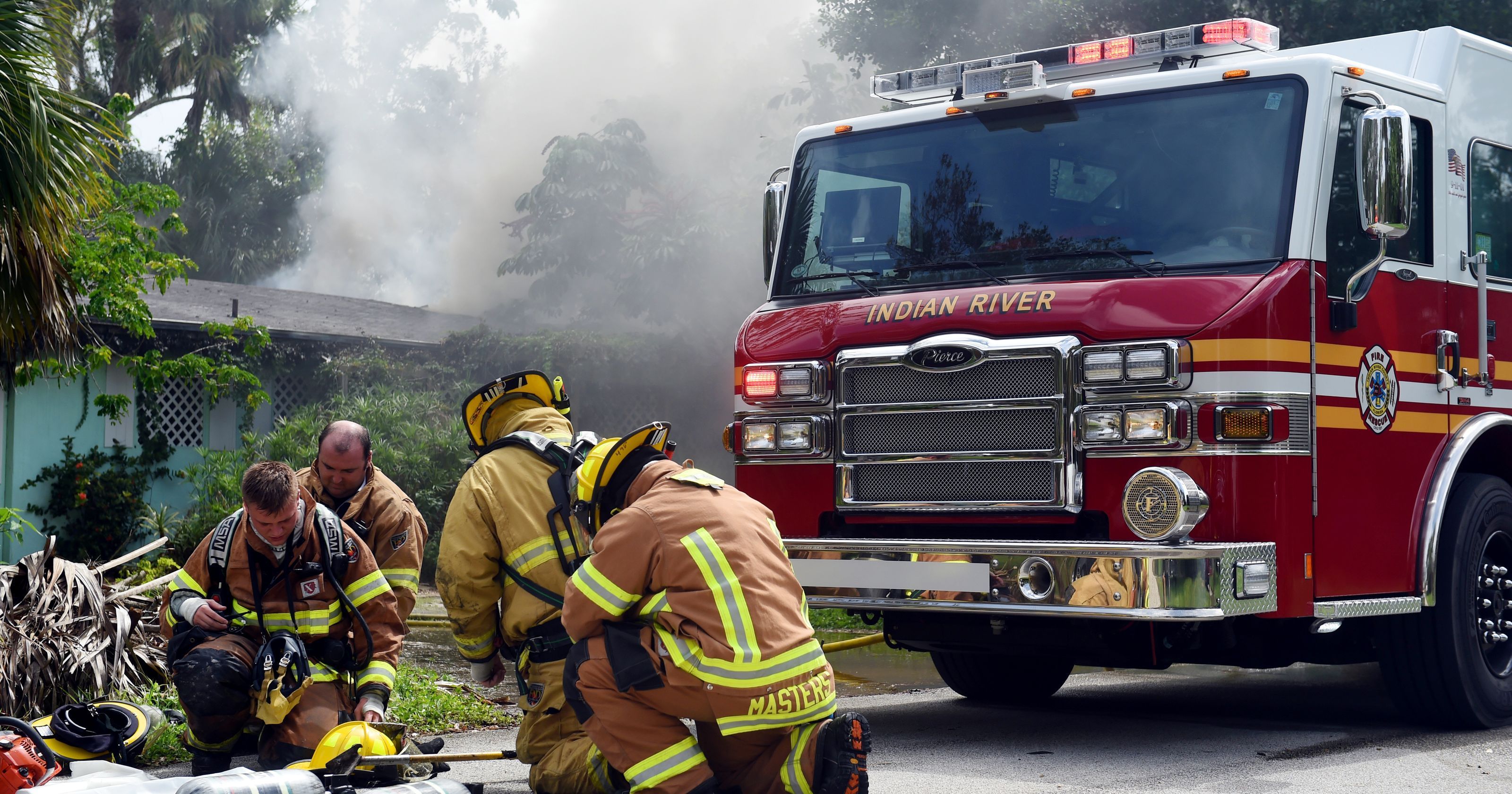 Bombera embarazada debe seguir trabajando normalmente en Florida