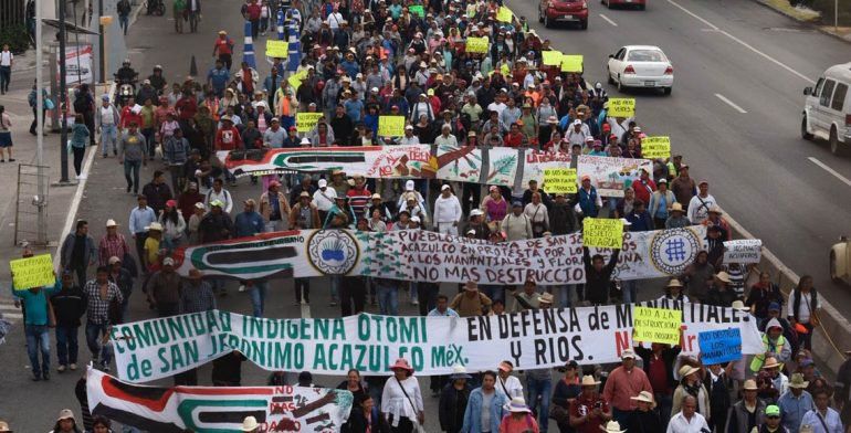 Comuneros se manifiestan contra Tren Interurbano en Los Pinos