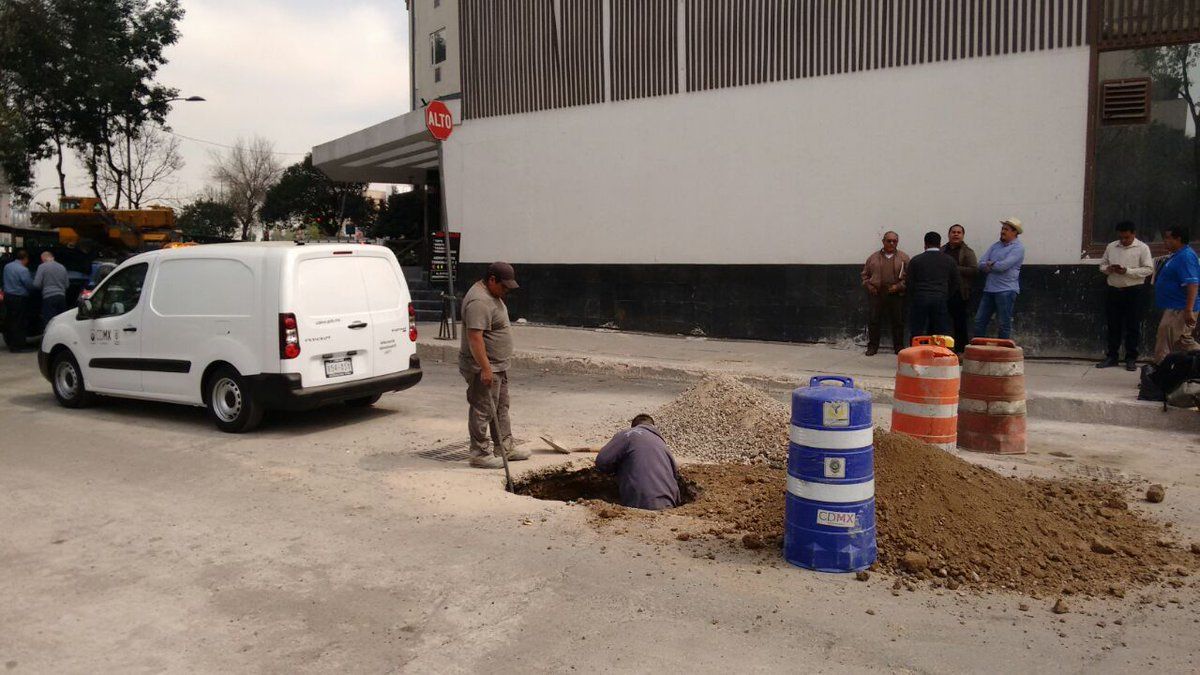 Tras reparación de socavón en Humboldt, surge otro en calle cercana