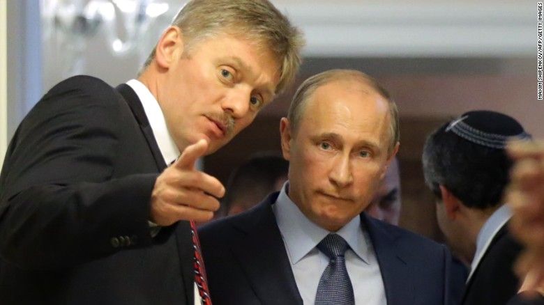 Rusia califica como ilegales las nuevas sanciones de EE.UU. - Putin-and-Dmitry-Peskov