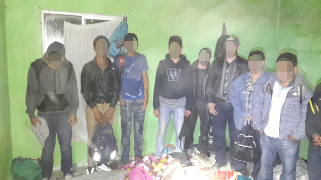 Aseguran a 44 migrantes de casa de seguridad en Matamoros