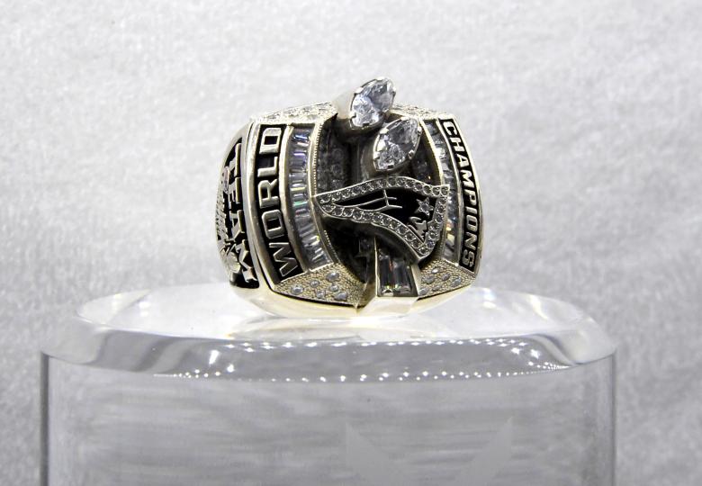 Trump no declaró anillo de Super Bowl obsequiado por Patriotas - SB38