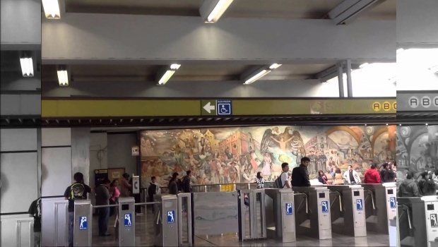 Policías evitan suicidio en Metro Universidad