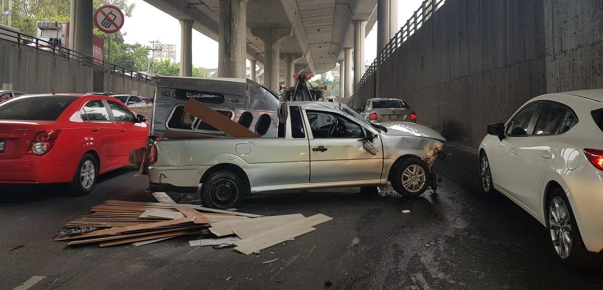 Severa afectación en Periférico por choque