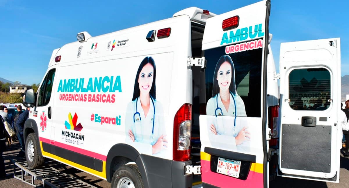 Choque en Michoacán deja 20 heridos