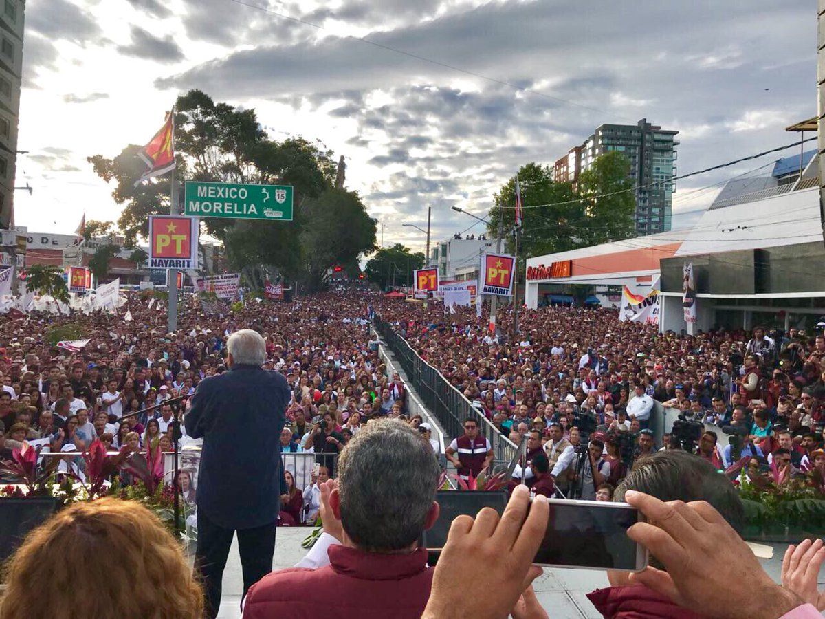 López Obrador cierra precampaña en Guadalajara López Obrador cierra precampaña en Guadalajara